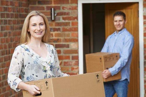 Local moving service working in Hammersmith area
